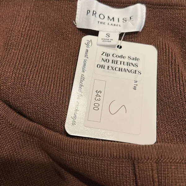 PROMISE cropped brown square neck sweater - Image 6