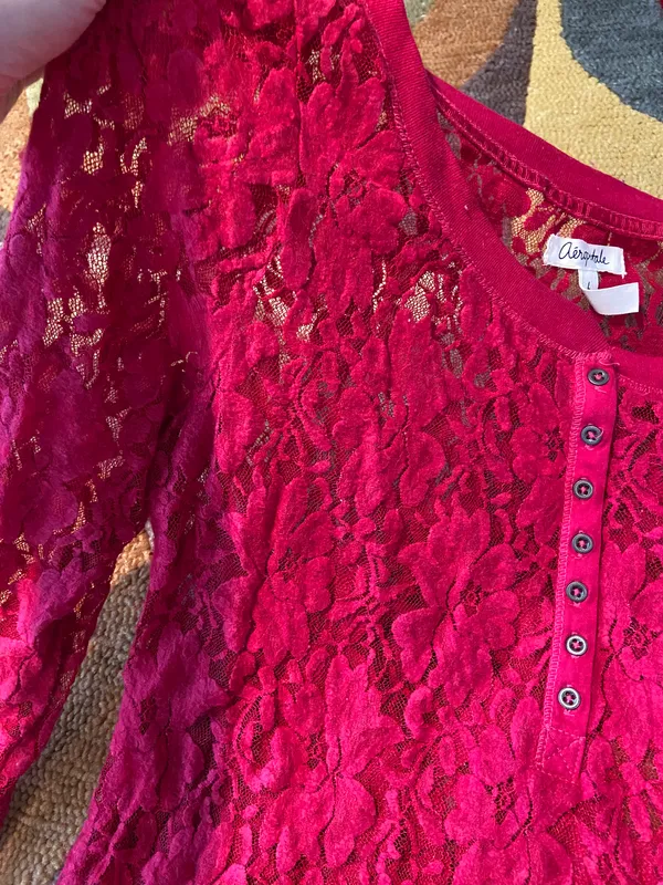 Aeropostale Vintage y2k 90’s style Lace Floral Henley Button Top Dark Pink Large - Image 5