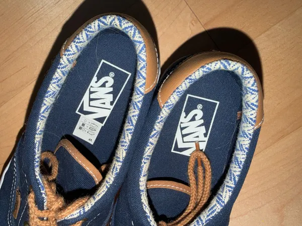 Era 59 Vans - Image 11