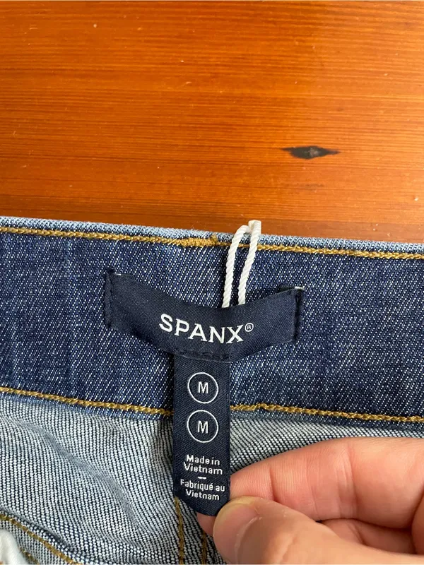 SPANX Pull On Flare Jeans Dark Wash High Rise Stretch Shaping Denim Sz M 🧡🎀 - Image 10
