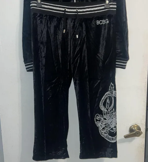 BCBG Max Azria BLACK VELVET BLING SILVER STUD DRAGON & LOGO HOODIE & CROPPED PANTS SET NWT - Image 12