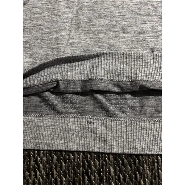 Lululemon Swiftly Tech Long Sleeve Breeze *Relaxed Fit Slate White Size 8 - Image 4