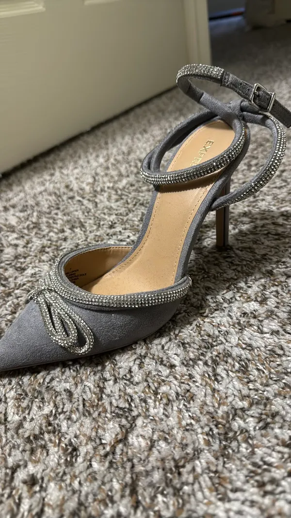 Grey heels express - Image 3