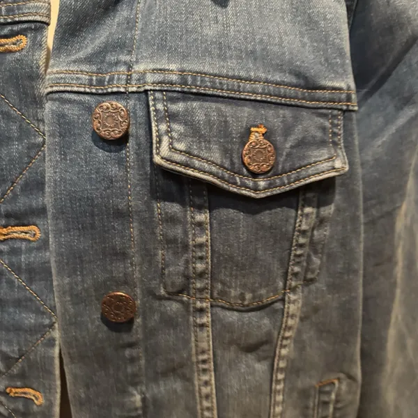Soft Surroundings Denim Jacket Women's Large Blue‎ Jean Jacket Embossed Buttons - Image 5