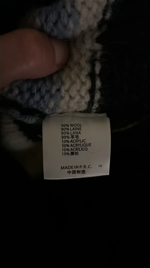 Brandy Melville Sweater - Image 4