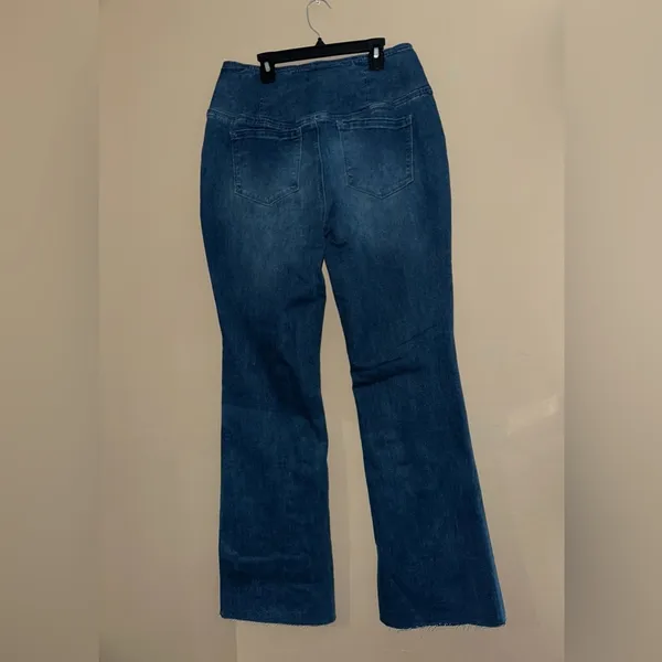Flamingals High-rise pull-on jeans in a medium blue wash with a raw hem - Image 2