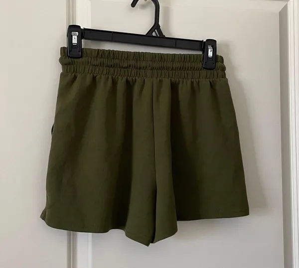 Green Lounge Shorts Size M - Image 2