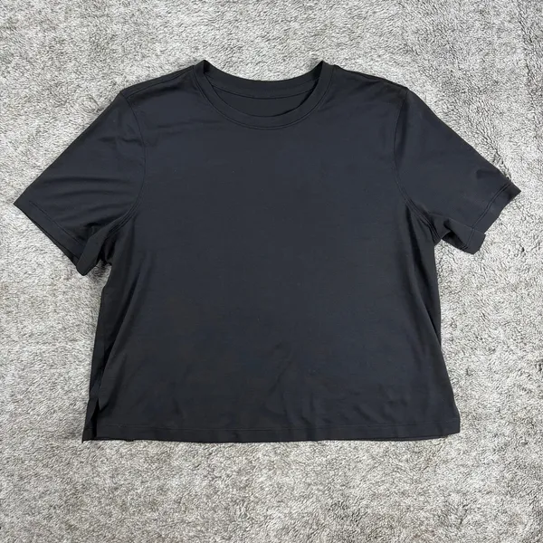 Lululemon Ultralight Waist Length Tee Women's 6 Black - Image 3