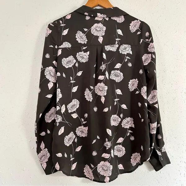 🦋 Maurices Grey Pink Floral V-Neck Long Sleeve Blouse Small - Image 5