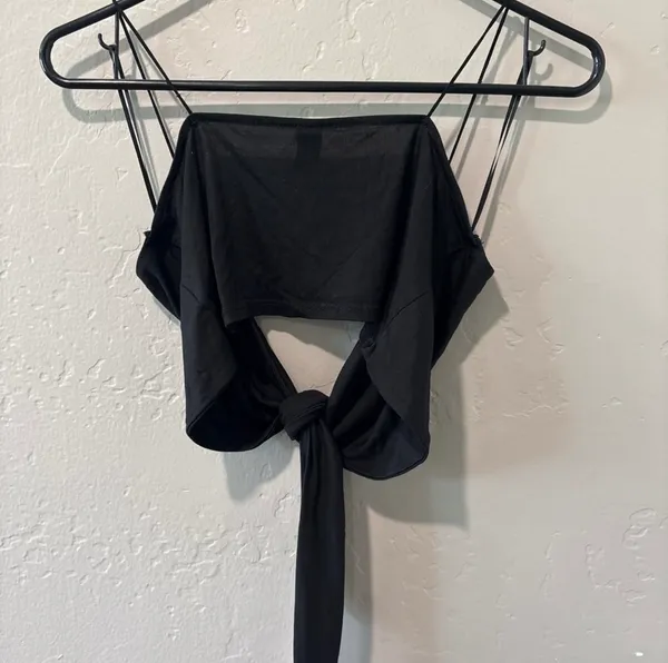 Windsor Black Ties in the Front Spaghetti Strap Crop Top - Image 6