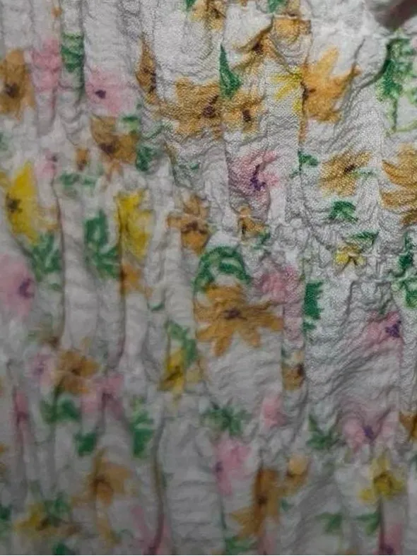 Elodie White floral smocked top. - Image 4