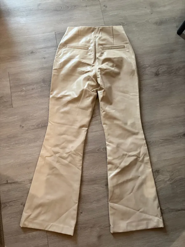 Abercrombie High-Rise Beige Flare Pants - Sleek Everyday Style - Image 2