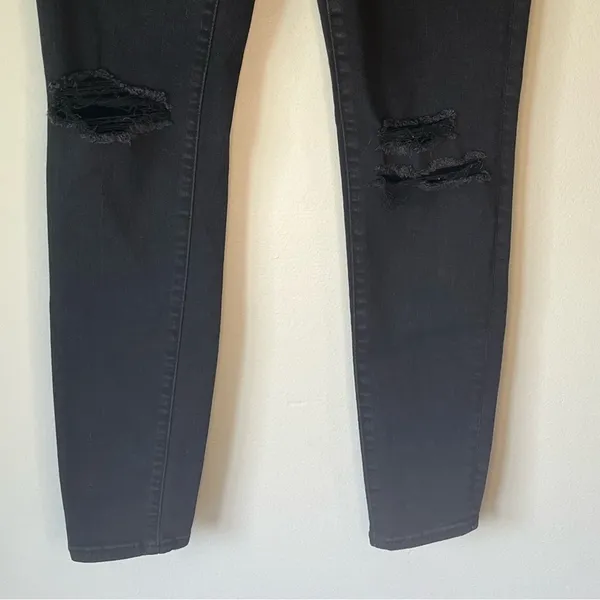 American Eagle Black Distressed NE(X)T Level Stretch Jegging Size 4 - Image 8