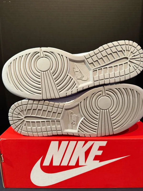 Nike Dunk Low smoke gray 10M - Image 5
