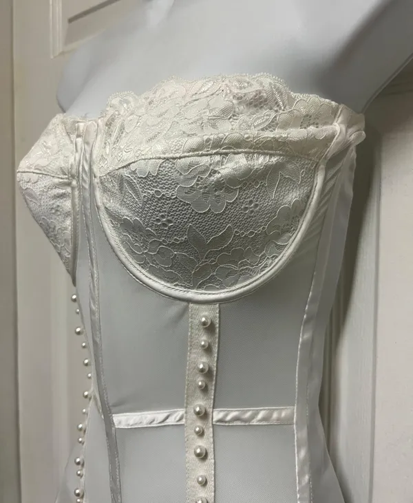 White Mesh Pearl Detailing Corset - Image 5