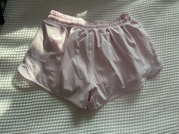 Lululemon Shorts Hotty Hot - Image 3