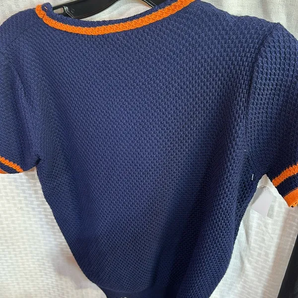 Beautiful blouse with no tags Size M - Image 2