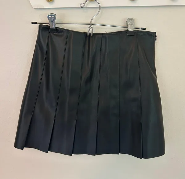 ZARA Black Leather Pleated Skirt - Image 3