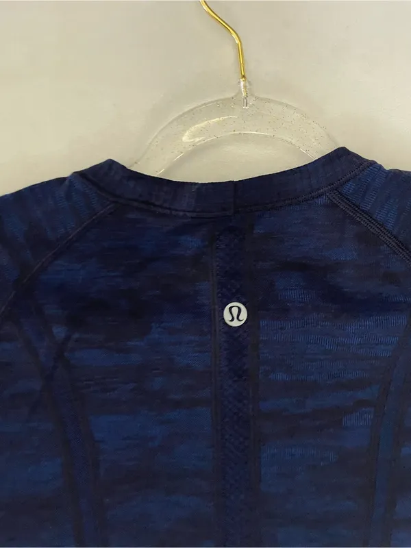 Lululemon Swiftly Navy & Black Short-Sleeve Tee Size 6 - Image 5