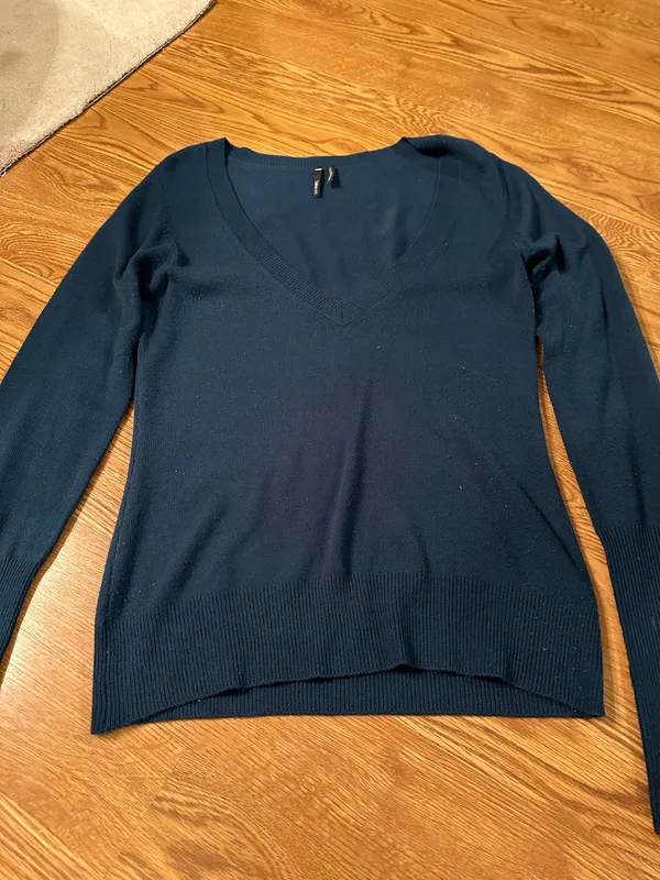 Takeout size large V neck navy sweater Blue - Image 4
