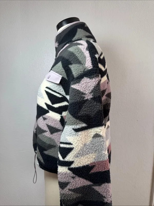 Aeropostale Geometric Sherpa Half-Zip Pullover - Image 2