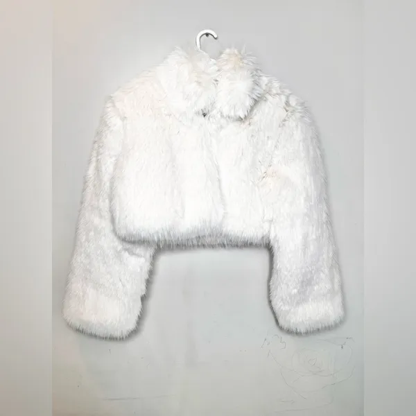 Alo Yoga Opulent Faux Fur Cropped Jacket Size Small Winter Coat LIMITED. - Image 3
