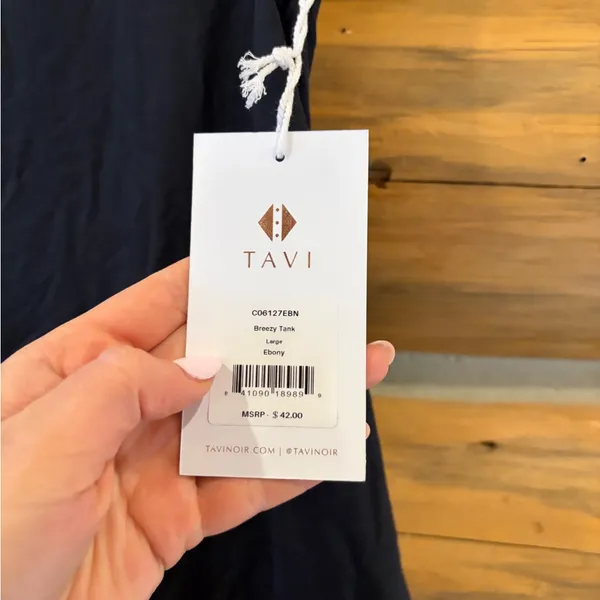 NWT Tavi Breezy Tank size Large Black - Image 5
