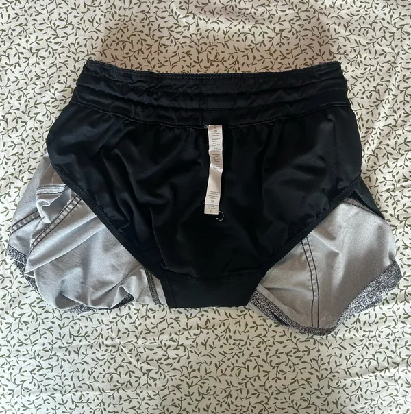 Lululemon tracker shorts  - Image 3