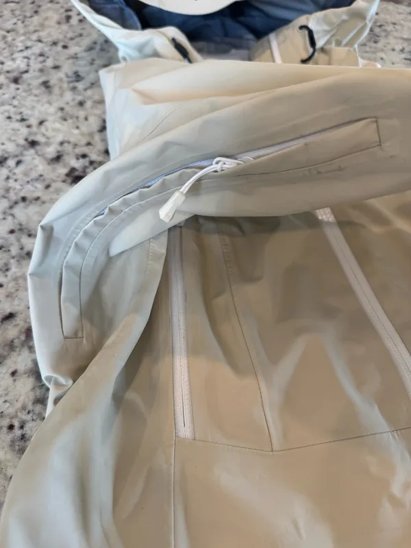 Helly Hansen Women’s Cream Rain Jacket  - Image 8