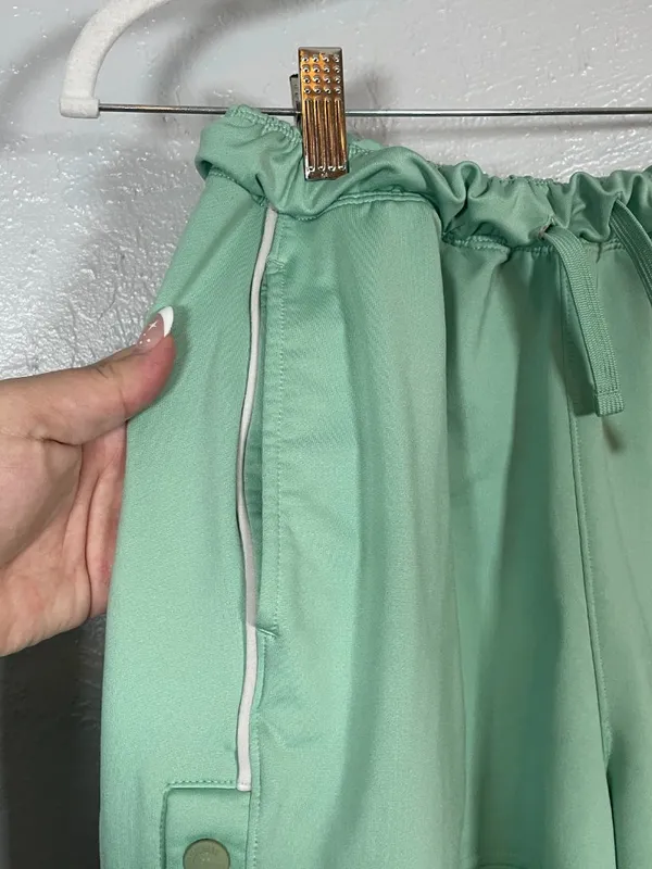 Gymshark Women XS Green Recess Shorts Snaps Pocket Drawstring Athleisure Workout - Image 3