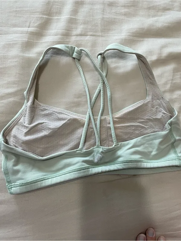 Light mint lululemon free to be bra size 4 - Image 2