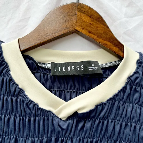REVOLVE x LIONESS SCRUNCHED SMOCKED SPECTATE DALLAS COWBOYS JERSEY SMALL TOP - Image 7