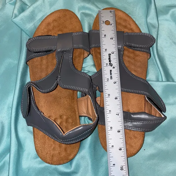Comfort Sandals Women 9 Grey Adjustable Strap Minimalist Casual - Image 6