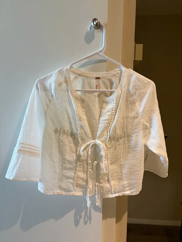 Free people white tie front top with embroidered details - Image 7
