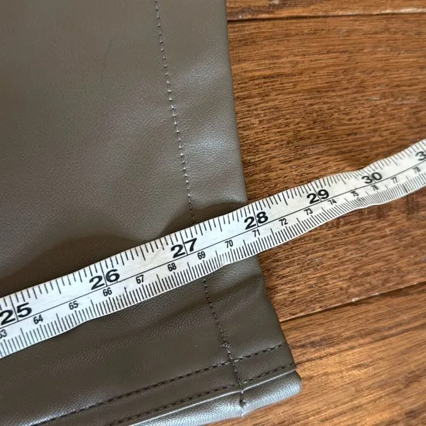 Abercrombie & Fitch 90’s ultra high rise straight taupe faux leather pant 25 - Image 6