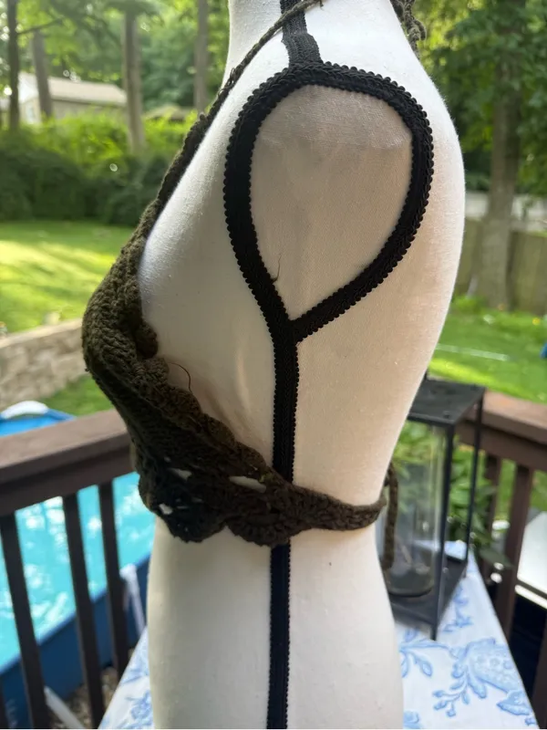 Unbranded Women's Crochet Halter Olive Green Top Cropped Adjustable Strap Size S - Image 3
