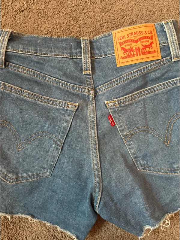 Levi’s High-Rise Shorts - Image 3