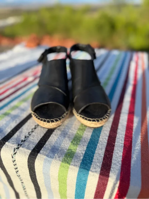 Clarks Lafley Krissy Black Leather quiet luxury Espadrille Wedge Sandals 7.5 M - Image 9
