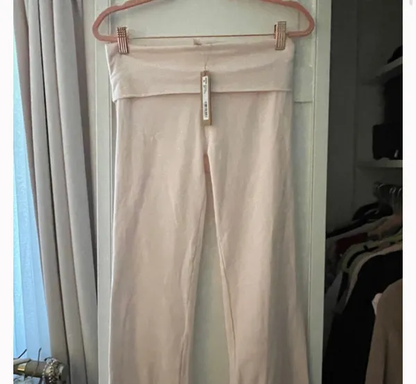 SKIMS Barely Pink Foldover Pants M - Image 5