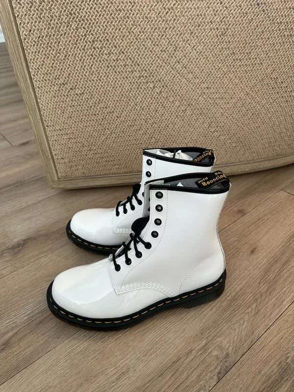 DR.Martens 1460 Patent Leather Lace Up Boots in White Patent Leather US 9 - Image 6