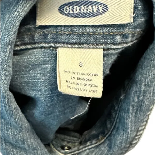 Old Navy Denim Shirt - Image 4