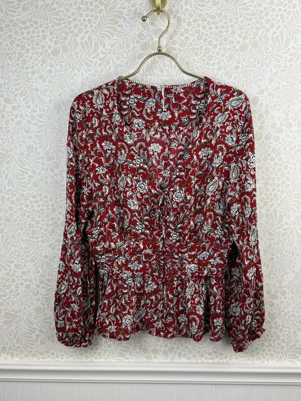 Feather Bone by Anthropologie Red Latrobe Floral Smocked Peplum Top - Size - 14 - Image 7