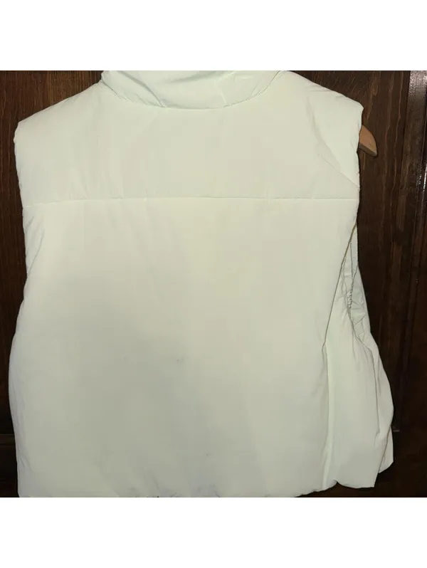 Free People Movement sight seein’ puffer vest in size L in mint. - Image 5