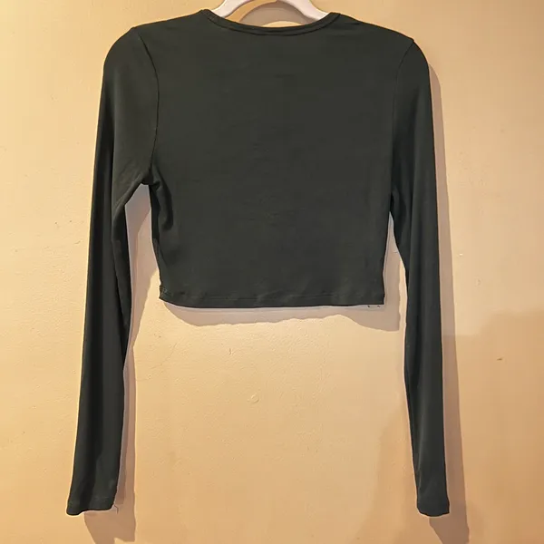 Aritzia Sunday Best Bliss Cropped Long Sleeve - Image 2
