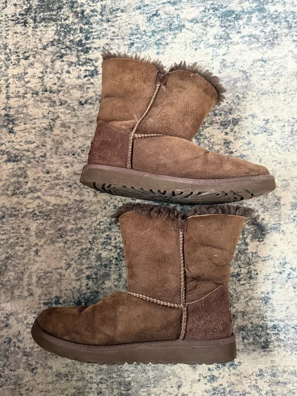 UGG Bailey Button - Image 2