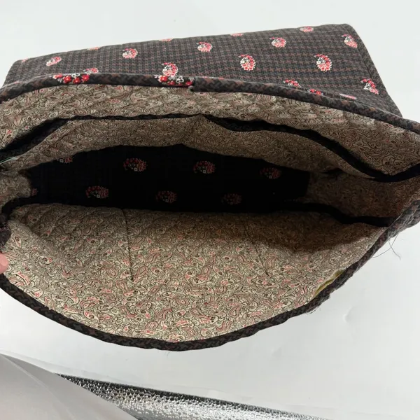 Vera Bradley Messenger Bag Brown Houndstooth Paisley‎ Quilted Laptop Crossbody - Image 4