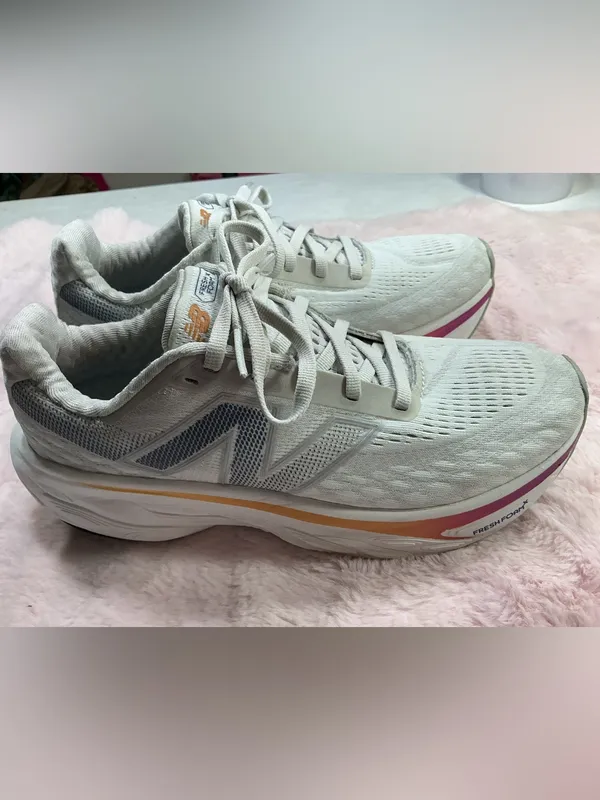 New Balance Women's Light Gray / White Walking Sneakers 177 - Image 3