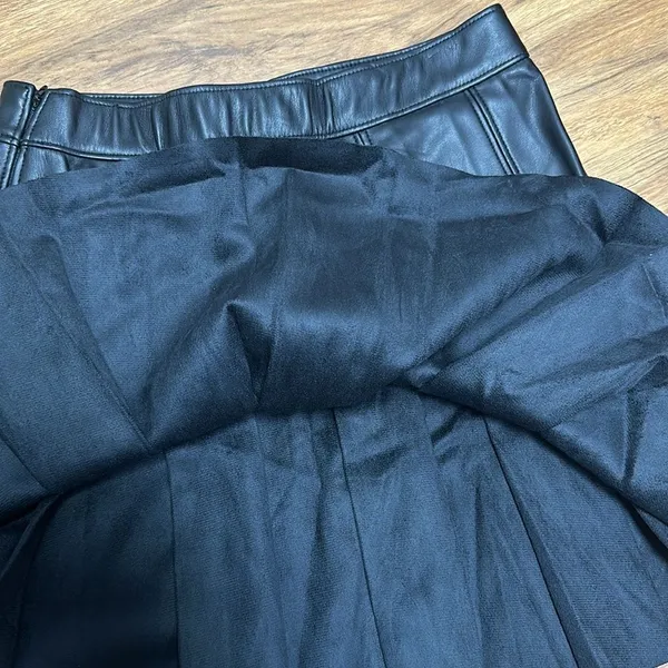 Hollister Ultra High-Rise Black Leather Pleated Skirt Sz S - Image 12