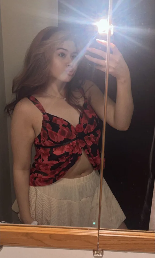 Rose flowy top Red - Image 2