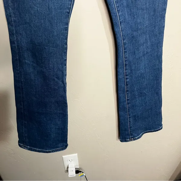 Denim Forum Aritizia‎ The Jane MidRise Bootcut denim Jeans - Image 5